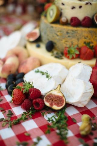 Η μόδα στις γαμήλιες τούρτες είναι πλέον αυτή