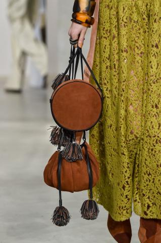 7 ολοκαίνουριες τάσεις στις τσάντες που θα σε ξεσηκώσουν 7 ολοκαίνουριες τάσεις στις τσάντες που θα σε ξεσηκώσουν