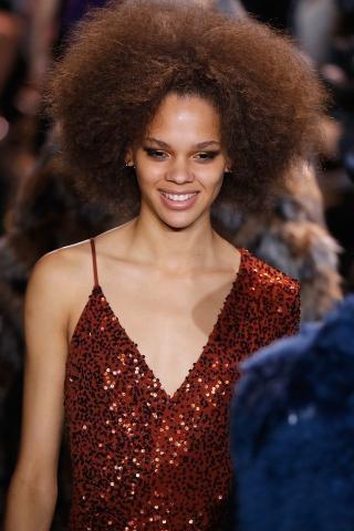 Big Hair Trend: Η μεγάλη επιστροφή των 70's (ή πώς να φτιάξεις τα μαλλιά σου την άνοιξη)