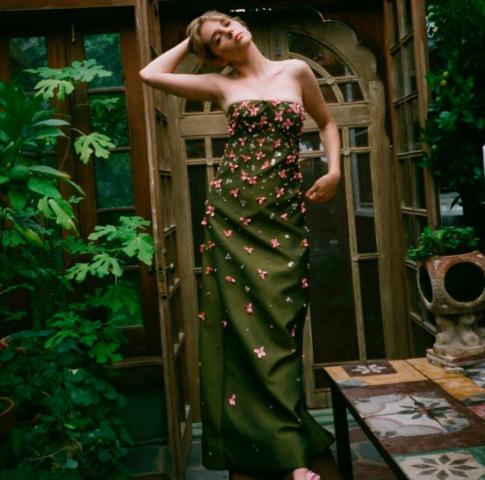 Maya Hawke: Η κόρη της Uma Thurman είναι ίδια η μαμά της 