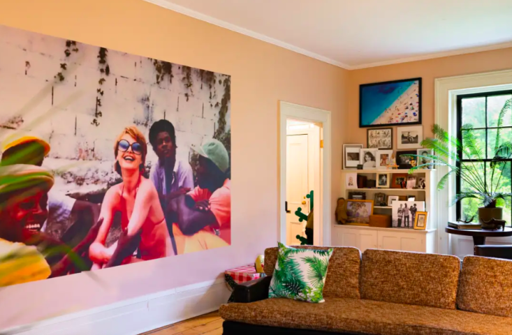 Αυτό το υπέροχο χρωματιστό σπίτι στον Καναδά το θες ή έστω κομμάτια του Αυτό το υπέροχο χρωματιστό σπίτι στον Καναδά το θες ή έστω κομμάτια του