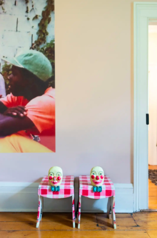 Αυτό το υπέροχο χρωματιστό σπίτι στον Καναδά το θες ή έστω κομμάτια του Αυτό το υπέροχο χρωματιστό σπίτι στον Καναδά το θες ή έστω κομμάτια του