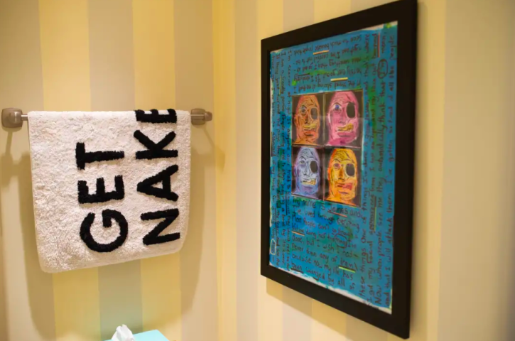 Αυτό το υπέροχο χρωματιστό σπίτι στον Καναδά το θες ή έστω κομμάτια του Αυτό το υπέροχο χρωματιστό σπίτι στον Καναδά το θες ή έστω κομμάτια του