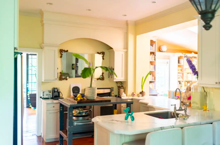 Αυτό το υπέροχο χρωματιστό σπίτι στον Καναδά το θες ή έστω κομμάτια του Αυτό το υπέροχο χρωματιστό σπίτι στον Καναδά το θες ή έστω κομμάτια του