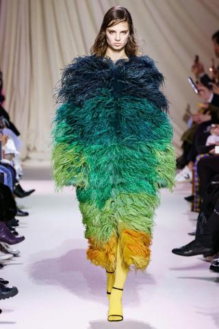 Mary Katrantzou: Δείτε γιατί άφησε το στίγμα της στο Λονδίνο για μια ακόμη φορά