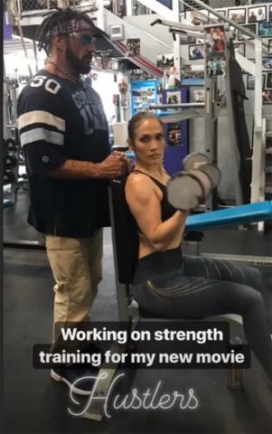 Jennifer Lopez: Αυτό είναι το καυτό βίντεο που κάνει pole dancing και χαζεύουμε κυριολεκτικά 