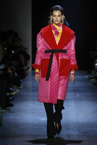 Η μόδα «μίλησε» και αυτό είναι το αγαπημένο της χρώμα