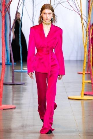 Η μόδα «μίλησε» και αυτό είναι το αγαπημένο της χρώμα