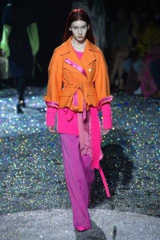 Η μόδα «μίλησε» και αυτό είναι το αγαπημένο της χρώμα