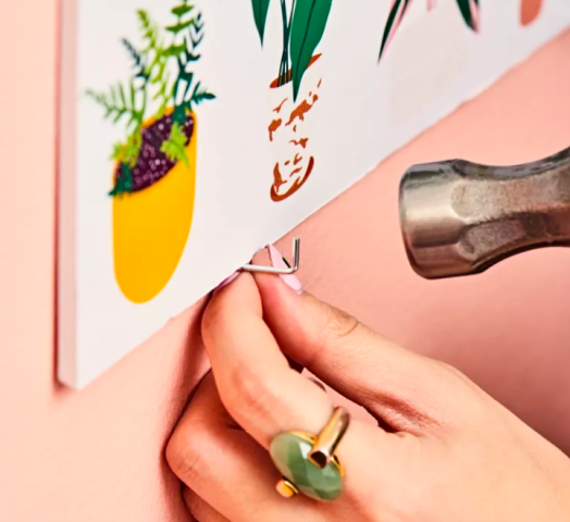 5 μοναδικές ιδέες για να κρεμάσεις τα κάδρα σου χωρίς κορνίζα σε 5 δευτερόλεπτα