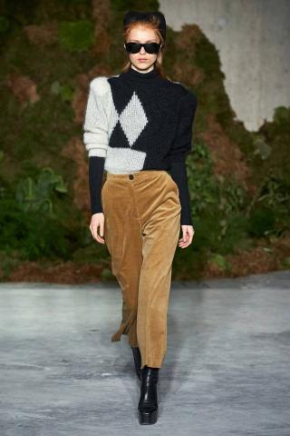 Να γιατί ο συνδυασμός καφέ-μαύρου χρώματος είναι super hot αυτή τη στιγμή!