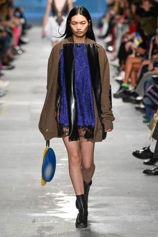 Να γιατί ο συνδυασμός καφέ-μαύρου χρώματος είναι super hot αυτή τη στιγμή!