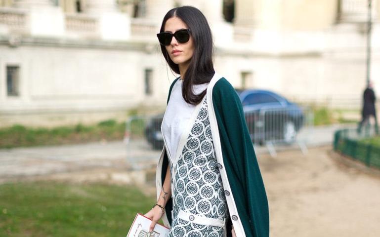 H μεγάλη επιστροφή της ζακέτας είναι γεγονός! Δες πώς τη φοράνε οι top fashionistas