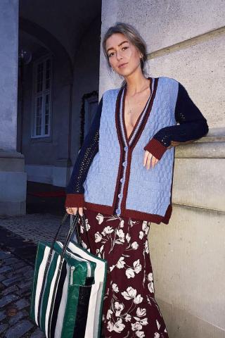 H μεγάλη επιστροφή της ζακέτας είναι γεγονός! Δες πώς τη φοράνε οι top fashionistas