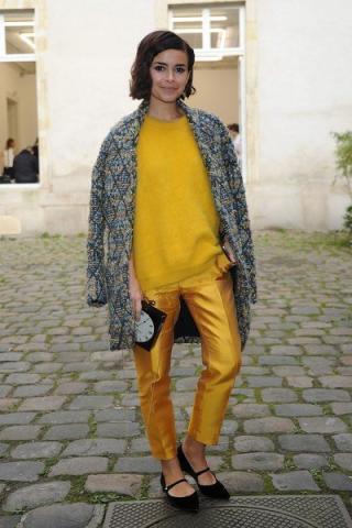 H μεγάλη επιστροφή της ζακέτας είναι γεγονός! Δες πώς τη φοράνε οι top fashionistas