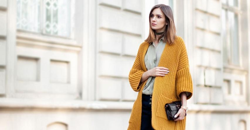 H μεγάλη επιστροφή της ζακέτας είναι γεγονός! Δες πώς τη φοράνε οι top fashionistas