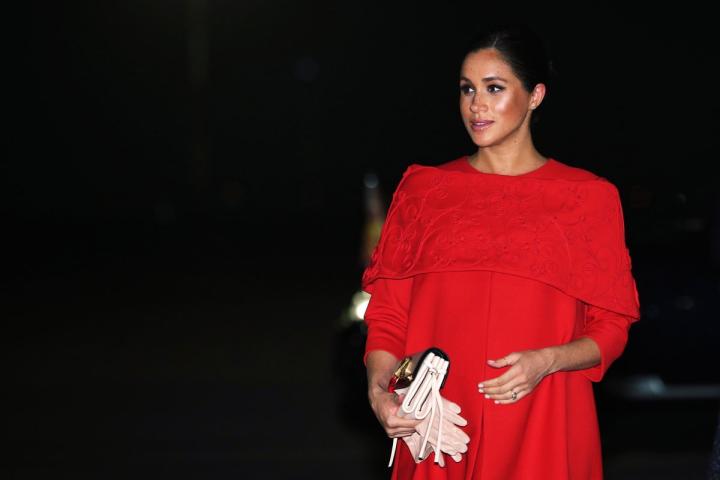 Meghan και Harry στο Μαρόκο – Το υπέροχο κόκκινο Valentino της Δούκισσας