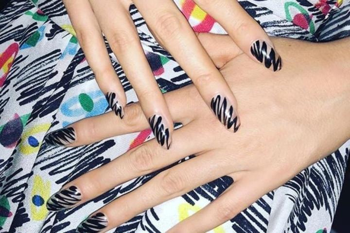 Υπόθεση μανικιούρ: Τα χρώματα και τα σχέδια που πρέπει να δοκιμάσεις άμεσα