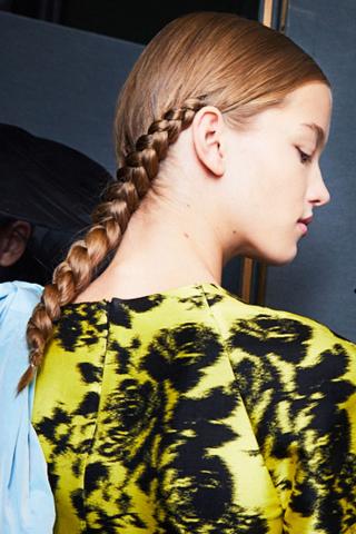 Huge News: Μόλις επέστρεψε στη μόδα το αγαπημένο σου κούρεμα από όταν ήσουν μικρή Huge News: Μόλις επέστρεψε στη μόδα το αγαπημένο σου κούρεμα από όταν ήσουν μικρή