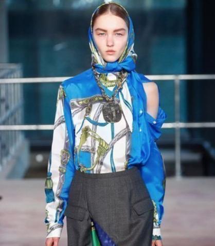 Το τσεμπέρι της γιαγιάς γίνεται μια από τις hot τάσεις της σεζόν