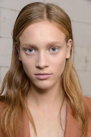 6 αποχρώσεις που θα θέλεις να δοκιμάσεις στα μαλλιά σου αυτή την άνοιξη 6 αποχρώσεις που θα θέλεις να δοκιμάσεις στα μαλλιά σου αυτή την άνοιξη