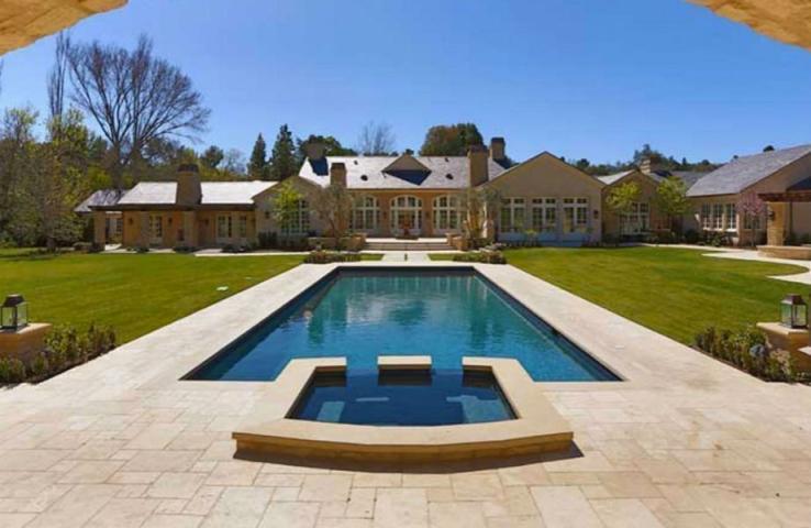 Το υπέροχο σπίτι των Kardashian – West που κόστισε στο ζευγάρι 20 εκατομμύρια δολάρια