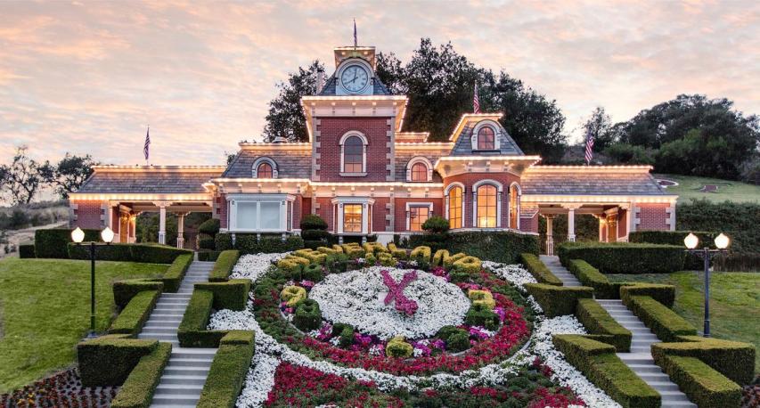 Neverland: Πωλείται η ονειρική έπαυλη του Michael Jackson αλλά… κανείς δεν τη θέλει Neverland: Πωλείται η ονειρική έπαυλη του Michael Jackson αλλά… κανείς δεν τη θέλει