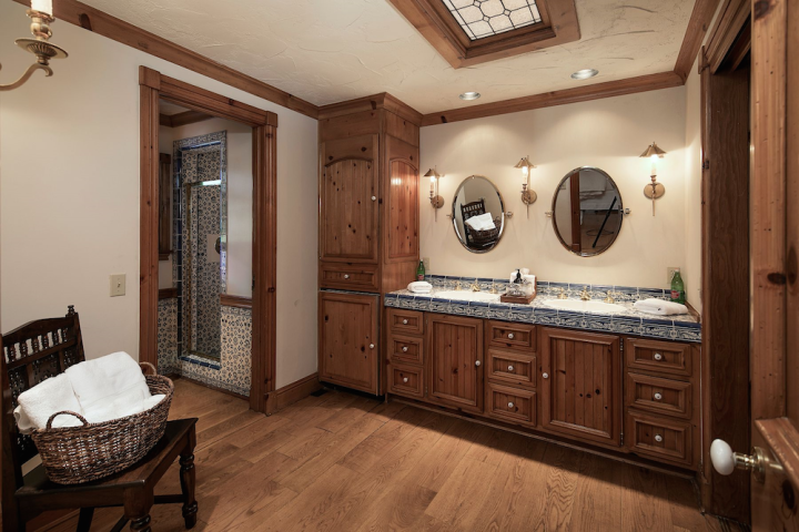 Neverland: Πωλείται η ονειρική έπαυλη του Michael Jackson αλλά… κανείς δεν τη θέλει Neverland: Πωλείται η ονειρική έπαυλη του Michael Jackson αλλά… κανείς δεν τη θέλει