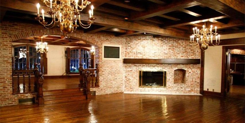 Neverland: Πωλείται η ονειρική έπαυλη του Michael Jackson αλλά… κανείς δεν τη θέλει Neverland: Πωλείται η ονειρική έπαυλη του Michael Jackson αλλά… κανείς δεν τη θέλει