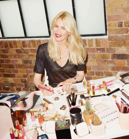 10 λήψεις της 48χρονης Claudia Schiffer που αποδεικνύουν πως παραμένει υπέροχη 10 λήψεις της 48χρονης Claudia Schiffer που αποδεικνύουν πως παραμένει υπέροχη