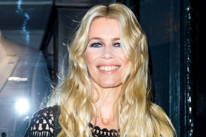 10 λήψεις της 48χρονης Claudia Schiffer που αποδεικνύουν πως παραμένει υπέροχη 10 λήψεις της 48χρονης Claudia Schiffer που αποδεικνύουν πως παραμένει υπέροχη