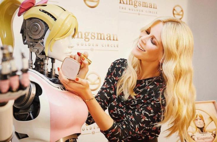 10 λήψεις της 48χρονης Claudia Schiffer που αποδεικνύουν πως παραμένει υπέροχη 10 λήψεις της 48χρονης Claudia Schiffer που αποδεικνύουν πως παραμένει υπέροχη