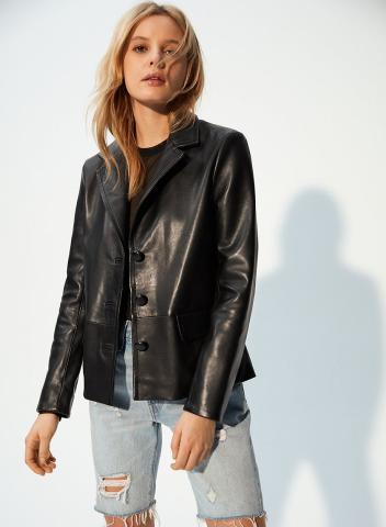 Αυτά τα ανοιξιάτικα jackets είναι ιδανικά για να περάσεις από τον χειμώνα στην άνοιξη με στιλ