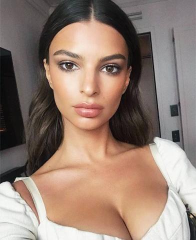 4 τάσεις που είναι ιδανικές για εσένα που έχεις μεγάλο στήθος 4 τάσεις που είναι ιδανικές για εσένα που έχεις μεγάλο στήθος