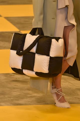 10 τσάντες που πρέπει να αποκτήσεις οπωσδήποτε αυτή την άνοιξη 10 τσάντες που πρέπει να αποκτήσεις οπωσδήποτε αυτή την άνοιξη