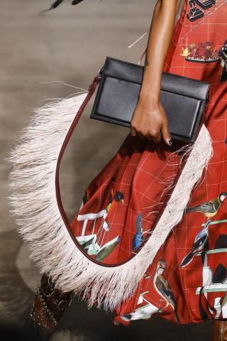 10 τσάντες που πρέπει να αποκτήσεις οπωσδήποτε αυτή την άνοιξη 10 τσάντες που πρέπει να αποκτήσεις οπωσδήποτε αυτή την άνοιξη