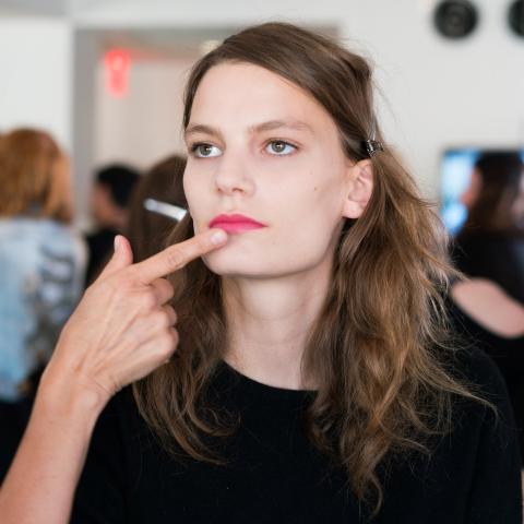 10 απίστευτες αποχρώσεις κραγιόν αν βαρέθηκες το κόκκινο 10 απίστευτες αποχρώσεις κραγιόν αν βαρέθηκες το κόκκινο