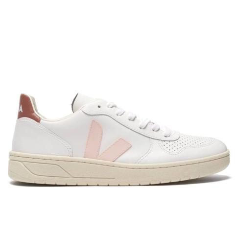 Αυτά είναι τα ανοιξιάτικα sneakers που έχουν γίνει viral Αυτά είναι τα ανοιξιάτικα sneakers που έχουν γίνει viral