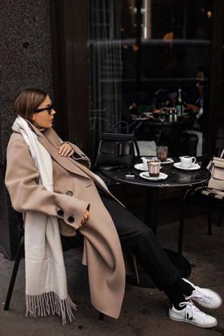 Αυτά είναι τα ανοιξιάτικα sneakers που έχουν γίνει viral Αυτά είναι τα ανοιξιάτικα sneakers που έχουν γίνει viral