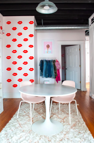 Aυτό το εκπληκτικό σπίτι βρίσκεται στην Αμερική και η διακόσμησή του θα σου φτιάξει τη διάθεση Aυτό το εκπληκτικό σπίτι βρίσκεται στην Αμερική και η διακόσμησή του θα σου φτιάξει τη διάθεση