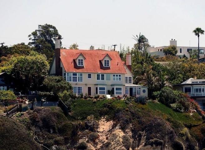 Ένα βήμα από τον γκρεμό η 5 εκατομμυρίων βίλα του Anthony Hopkins στο Malibu 