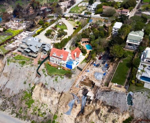 Ένα βήμα από τον γκρεμό η 5 εκατομμυρίων βίλα του Anthony Hopkins στο Malibu 