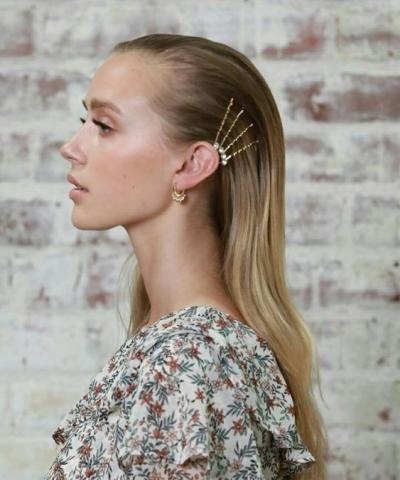 Hair Clips: Να πώς θα υιοθετήσεις κι εσύ στα μαλλιά σου τη Νο1 τάση της άνοιξης
