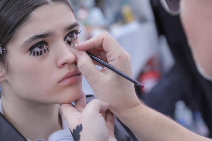 Huge Trend: Να πώς πρέπει να βάψεις τα μάτια σου αν έχεις βαρεθεί τα smokey eyes Huge Trend: Να πώς πρέπει να βάψεις τα μάτια σου αν έχεις βαρεθεί τα smokey eyes