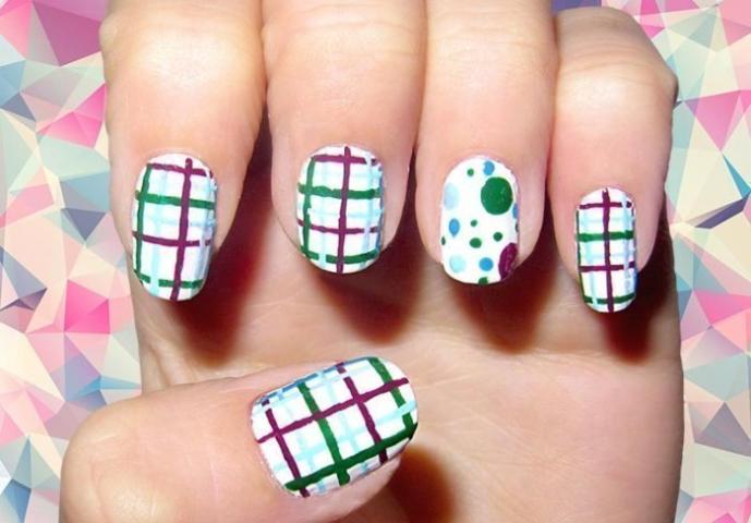 Καρό νύχια: Ναι! Είναι ό,τι πιο ωραίο έχουμε δει αυτόν τον Μάρτιο