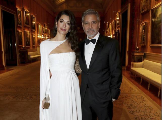 Το ζεύγος Clooney στο Μπάκιγχαμ έκανε εντύπωση και ιδού ο λόγος Το ζεύγος Clooney στο Μπάκιγχαμ έκανε εντύπωση και ιδού ο λόγος