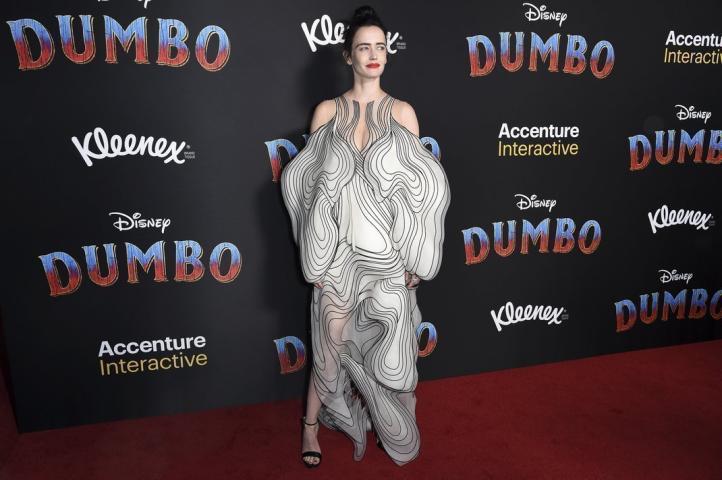 Το φόρεμα έργο τέχνης που έκλεψε την παράσταση από την Angelina Jolie