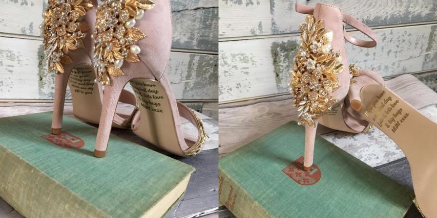 Λίγο πριν πεθάνει, άφησε συγκινητικές ευχές στις νυφικές γόβες της κόρης της Λίγο πριν πεθάνει, άφησε συγκινητικές ευχές στις νυφικές γόβες της κόρης της