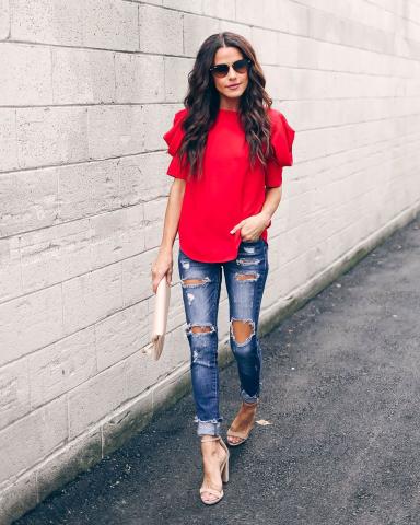 The Puff Sleeves Trend: 4 τρικς για να μην φορέσεις λάθος αυτές τις μπλούζες