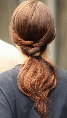 Office Hairstyles: Να πώς μπορείς να χτενίσεις τα μαλλιά σου για το γραφείο μέσα σε 5 λεπτά